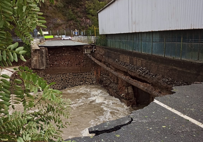 A Crevacuore incontro Regione-Province per ponte crollato, Barbisin: “Primo intervento? Riportare Strona in alveo” A Crevacuore incontro Regione-Province per ponte crollato, Barbisin: “Primo intervento? Riportare Strona in alveo”