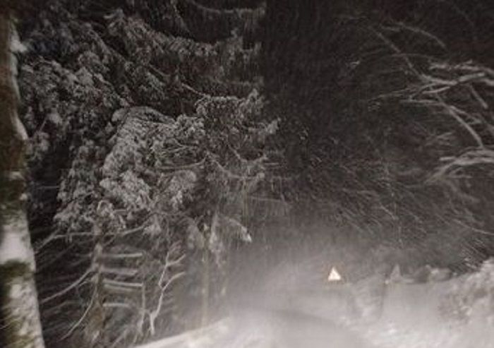 Con la neve diversi disagi in Valsesia Con la neve diversi disagi in Valsesia