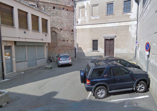 La piazzetta di via Gioberti e Gattinara La piazzetta di via Gioberti e Gattinara