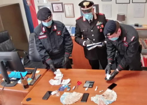 Tre arresti per droga: nei guai anche il gestore di un bar