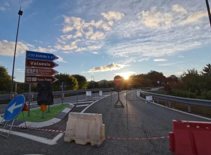 Resta chiuso il ponte tra Serravalle e Grignasco Resta chiuso il ponte tra Serravalle e Grignasco