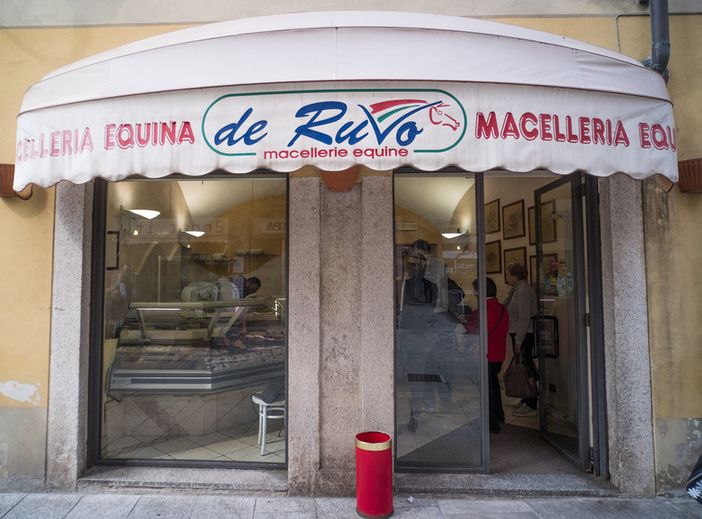 Macellerie De Ruvo, il leader per le carni di cavallo e non da meno nel pollo Macellerie De Ruvo, il leader per le carni di cavallo e non da meno nel pollo