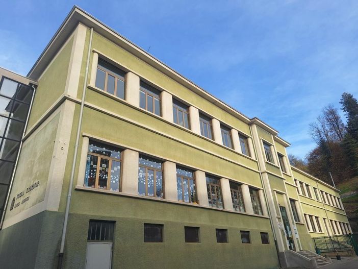 Giornata di festa a Valdilana, ecco il nuovo volto della scuola “Mario Andrion” e del Polo 0-6 di Valle Mosso (foto dalla pagina Facebook di Comune di Valdilana)