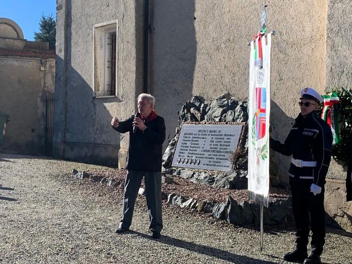 Valdilana non dimentica l'eccidio di Santa Liberata, presenti anche gli studenti delle scuole (foto dalla pagina Facebook di Comune di Valdilana)