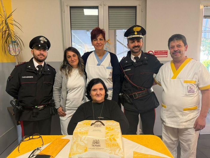 Carabinieri, bel gesto in casa di riposo: a Crevacuore un dono di Pasqua tra solidarietà e vicinanza