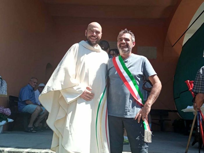 Valdilana in festa al Santuario di San Bernardo: una giornata di fede, comunità e condivisione (foto dalla pagina Facebook di Comune di Valdilana) Valdilana in festa al Santuario di San Bernardo: una giornata di fede, comunità e condivisione (foto dalla pagina Facebook di Comune di Valdilana)