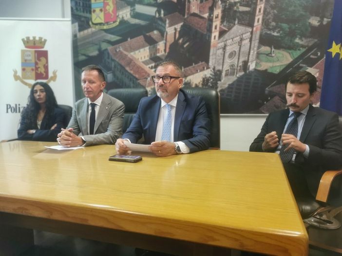 Dal nord ovest. Spaccio di droga tra Vercelli e il novarese: 35 indagati per un traffico da 360mila euro Dal nord ovest. Spaccio di droga tra Vercelli e il novarese: 35 indagati per un traffico da 360mila euro