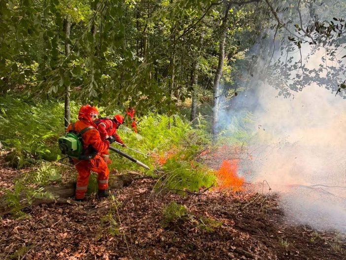Incendi in Valsesia, AIB biellesi impegnati nella bonifica - Foto di repertorio Incendi in Valsesia, AIB biellesi impegnati nella bonifica - Foto di repertorio