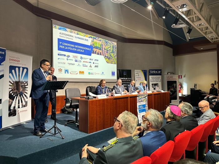 7° Convegno Interregionale per la Polizia Locale. “Regione al fianco degli agenti. Priorità a formazione e tecnologie” 7° Convegno Interregionale per la Polizia Locale. “Regione al fianco degli agenti. Priorità a formazione e tecnologie”