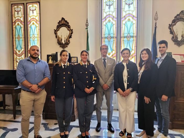 Accoglienza ufficiale del Prefetto ai nuovi funzionari della Questura di Vercelli Accoglienza ufficiale del Prefetto ai nuovi funzionari della Questura di Vercelli