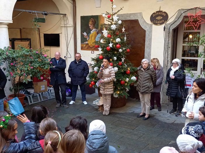 Varallo inaugura “Natale in Biblioteca”: LibriInLibertà e arte per educare al dialogo