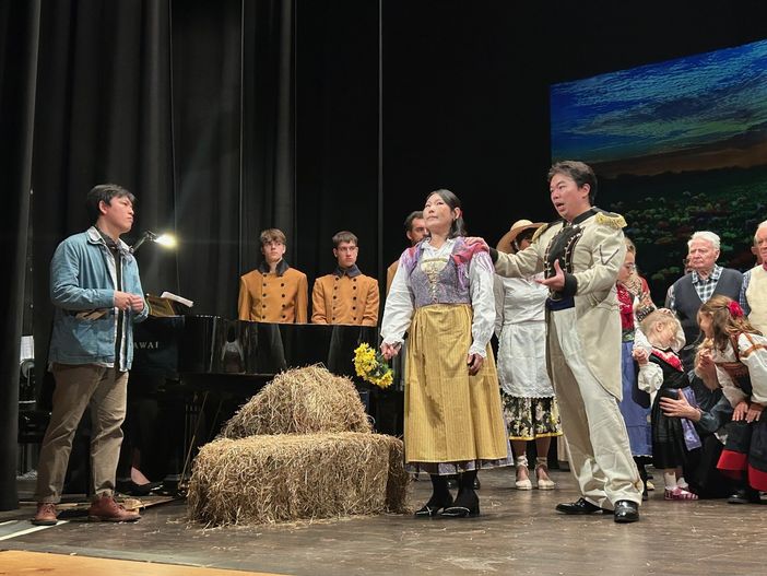 Varallo celebra il successo de “L’Elisir d’amore” con un teatro sold out e grandi applausi Varallo celebra il successo de “L’Elisir d’amore” con un teatro sold out e grandi applausi