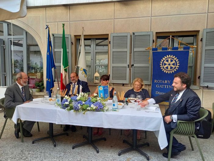 Vincenzo Carena, governatore distretto 2031 in visita al Rotary di Gattinara