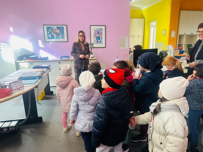 Borgosesia: La scuola Mello Grand visita il comune