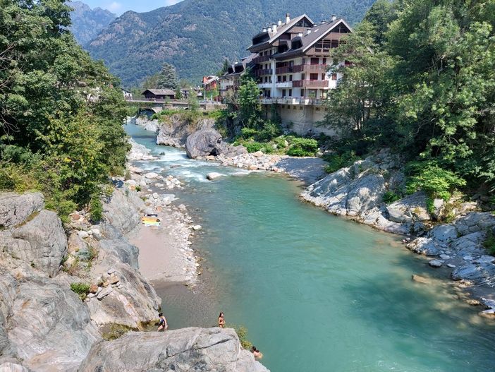 Caldo estivo? In Valsesia, la soluzione è dietro l’angolo. Caldo estivo? In Valsesia, la soluzione è dietro l’angolo.