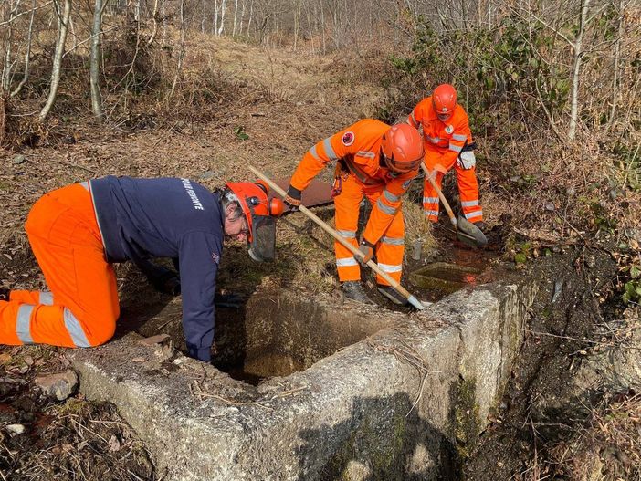 Borgosesia, AIB si dedicano al ripristino dei sentieri -  foto pag. fb AIB Borgosesia