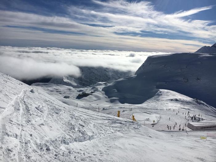 I giovani di Alagna e Riva ringraziano il loro sindaco I giovani di Alagna e Riva ringraziano il loro sindaco