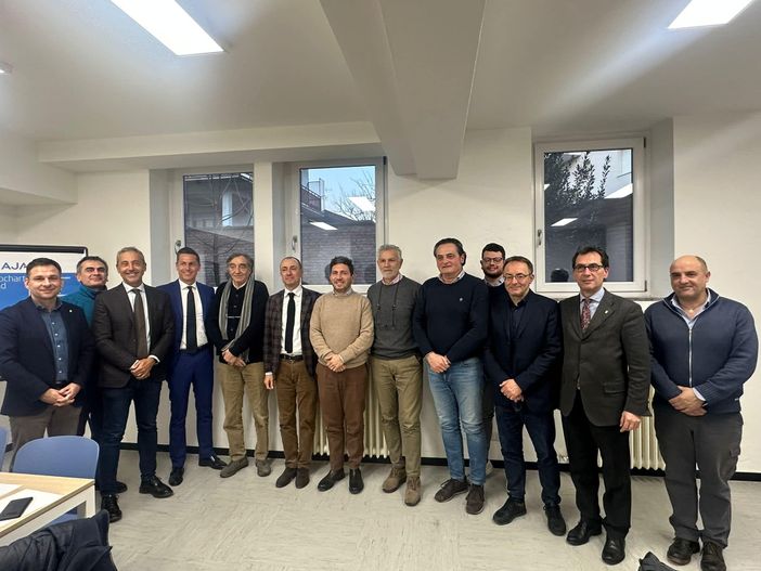 L'incontro tra Francesco Pietrasanta dell'Unione montana Valsesia e il neo direttore Asl Vercelli Marco Ricci L'incontro tra Francesco Pietrasanta dell'Unione montana Valsesia e il neo direttore Asl Vercelli Marco Ricci