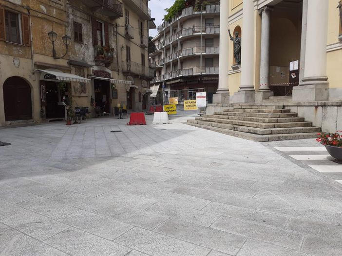 Borgosesia, procedono i lavori di pavimentazione Borgosesia, procedono i lavori di pavimentazione