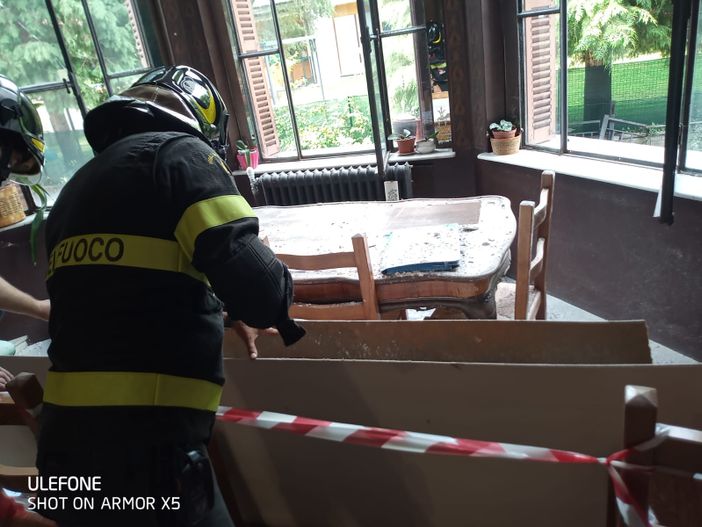 Varallo, cede soffitto Villa Virginia: sta bene l'impiegata coinvolta