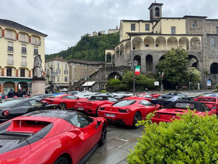 Varallo, due raduni tra Cavallino e Stoccarda: attese Ferrari e Porsche nel 2026 Varallo, due raduni tra Cavallino e Stoccarda: attese Ferrari e Porsche nel 2026