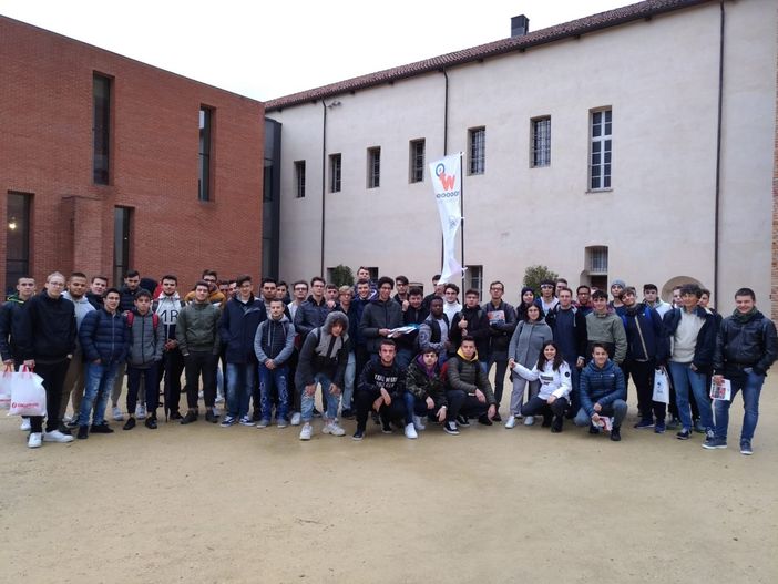 Borgosesia: le quinte dell'istituto Lancia al salone di orientamento di Novara