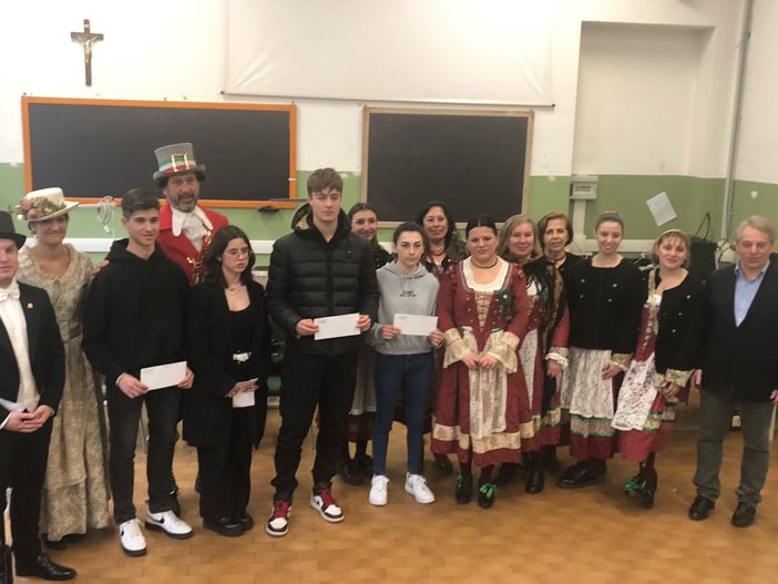 Ipsia Magni, consegnate le borse di studio Pagani del comitato carnevale di Borgosesia Ipsia Magni, consegnate le borse di studio Pagani del comitato carnevale di Borgosesia