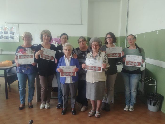 Grande soddisfazione per la chiusura del corso di puncetto all'IIS Lancia di Borgosesia Grande soddisfazione per la chiusura del corso di puncetto all'IIS Lancia di Borgosesia