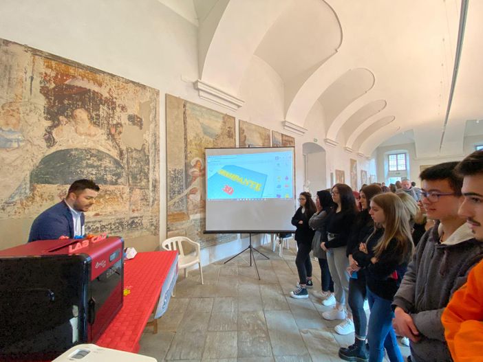 Premiazione del PNSD Vercelli 2019/2020, quinto il Liceo Scienze Applicate di Gattinara Premiazione del PNSD Vercelli 2019/2020, quinto il Liceo Scienze Applicate di Gattinara