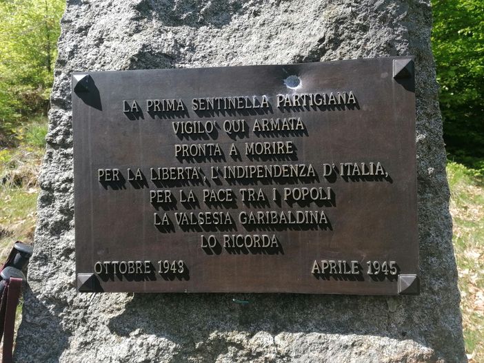 ANPI Borgosesia: "Danneggiata la lapide partigiana sul Briasco". ANPI Borgosesia: "Danneggiata la lapide partigiana sul Briasco".