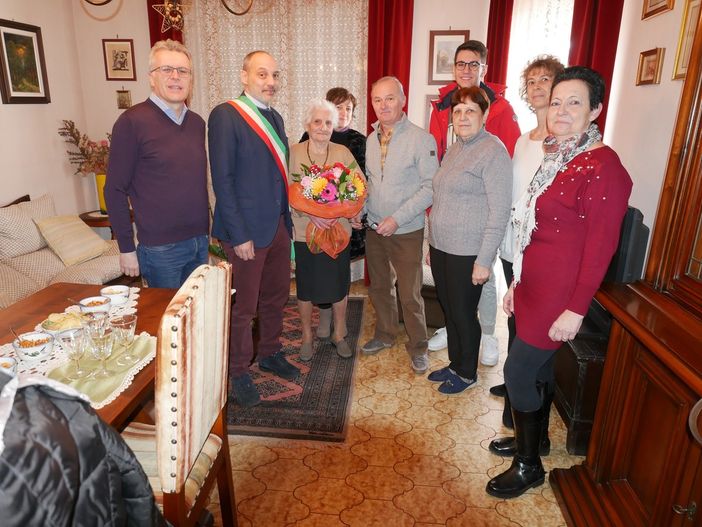 Prato Sesia festeggia i 100 anni di Maria Rossin