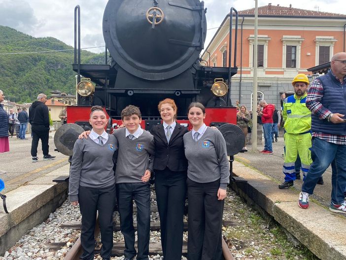 “Un viaggio gastronomico”: gli studenti dell’alberghiero sul treno storico.