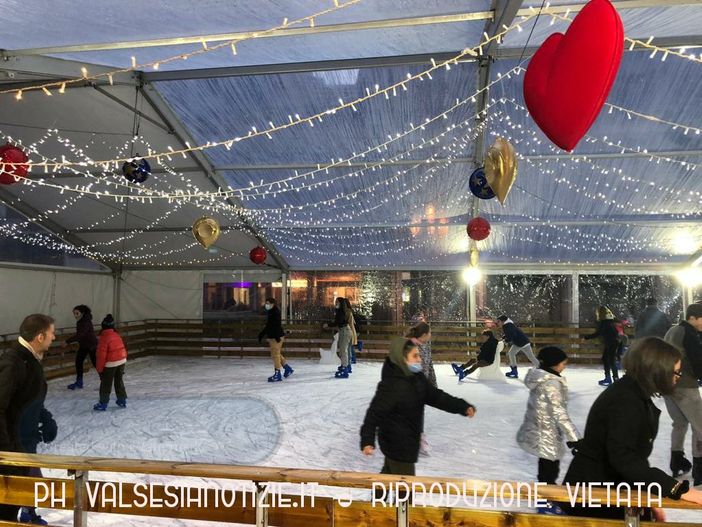 Si pattina a Borgosesia - Foto e video Laudicina per valsesianotizie.it Si pattina a Borgosesia - Foto e video Laudicina per valsesianotizie.it