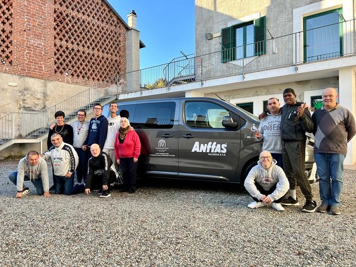 Un nuovo pulmino elettrico per l’Anffas Valsesia ETS. Un nuovo pulmino elettrico per l’Anffas Valsesia ETS.