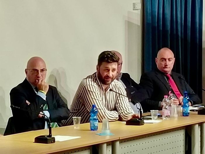 Lotta alla contaminazione PFAS: la Regione istituisce una task force per la gestione di sostanze perfluoroalchiliche. Lotta alla contaminazione PFAS: la Regione istituisce una task force per la gestione di sostanze perfluoroalchiliche.