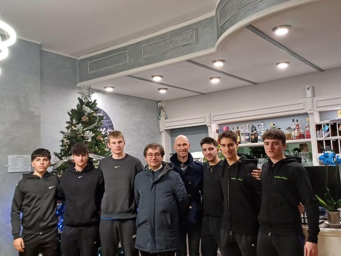 Ciclismo: il team "Dal riso al Rosa" si allena a Romagnano Ciclismo: il team "Dal riso al Rosa" si allena a Romagnano