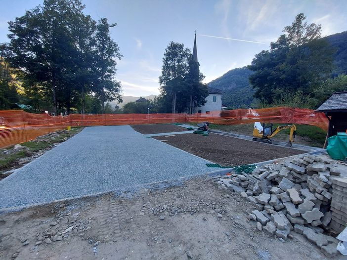 I lavori nella nuova area pic-nic di Scopa I lavori nella nuova area pic-nic di Scopa