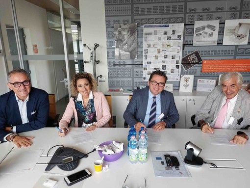 Scuole in rete per favorire la sperimentazione Scuole in rete per favorire la sperimentazione