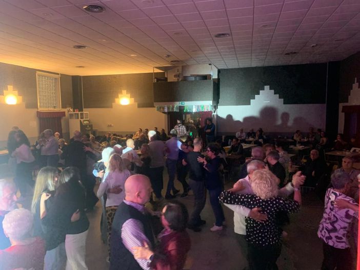 Quarona, grande successo per la serata danzante al Salone Sterna
