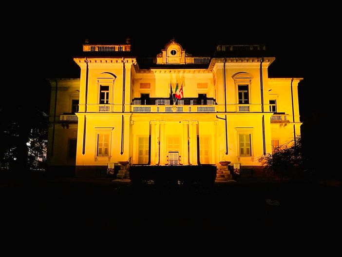 Varallo, Villa Durio si illumina di arancione Varallo, Villa Durio si illumina di arancione