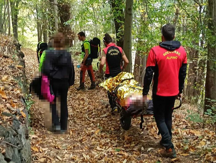 Valdilana, infortunio per una donna al sentiero del Santuario della Brughiera Valdilana, infortunio per una donna al sentiero del Santuario della Brughiera
