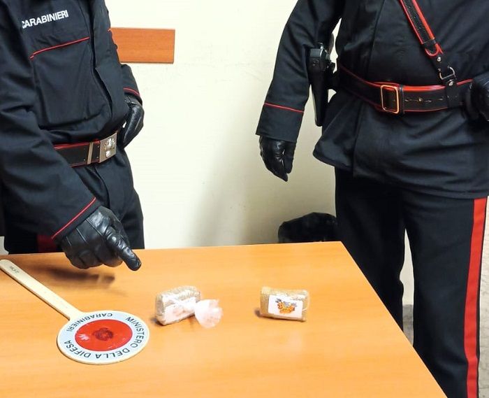 La droga sequestrata dai carabinieri di Arborio. La droga sequestrata dai carabinieri di Arborio.