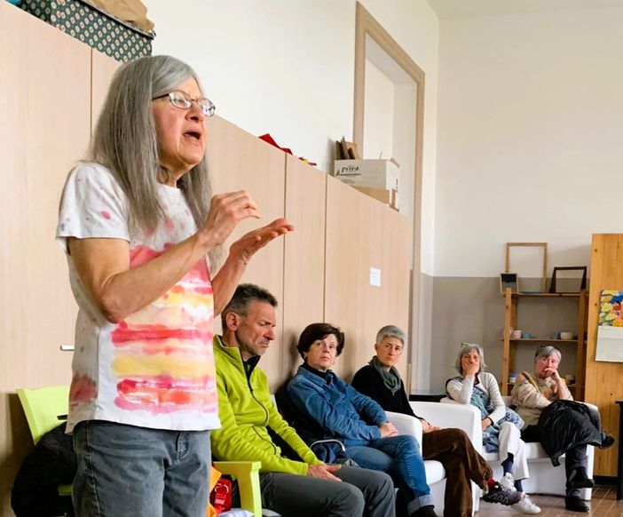 La Tela della Cura: a Valdilana un pomeriggio di fili, storie e benessere (foto dalla pagina Facebook di Comune di Valdilana) La Tela della Cura: a Valdilana un pomeriggio di fili, storie e benessere (foto dalla pagina Facebook di Comune di Valdilana)