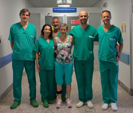 Rischia la paralisi, ma i medici la salvano: straordinario intervento al CTO di Torino