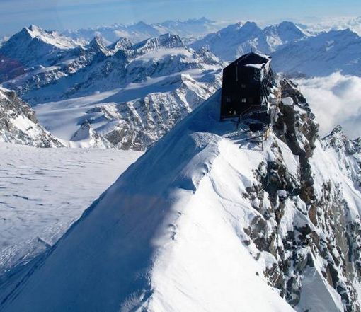 Capanna Margherita, caldo senza precedenti: sfiorati i 10°C a oltre 4.500 metri Capanna Margherita, caldo senza precedenti: sfiorati i 10°C a oltre 4.500 metri