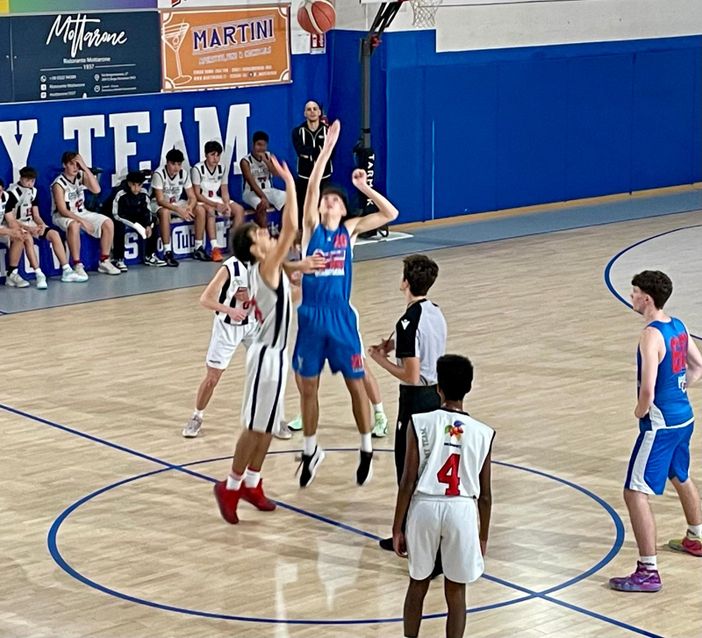 Under 17 Valsesia Basket, vittoria convincente a Borgomanero: difesa solida e attacco brillante
