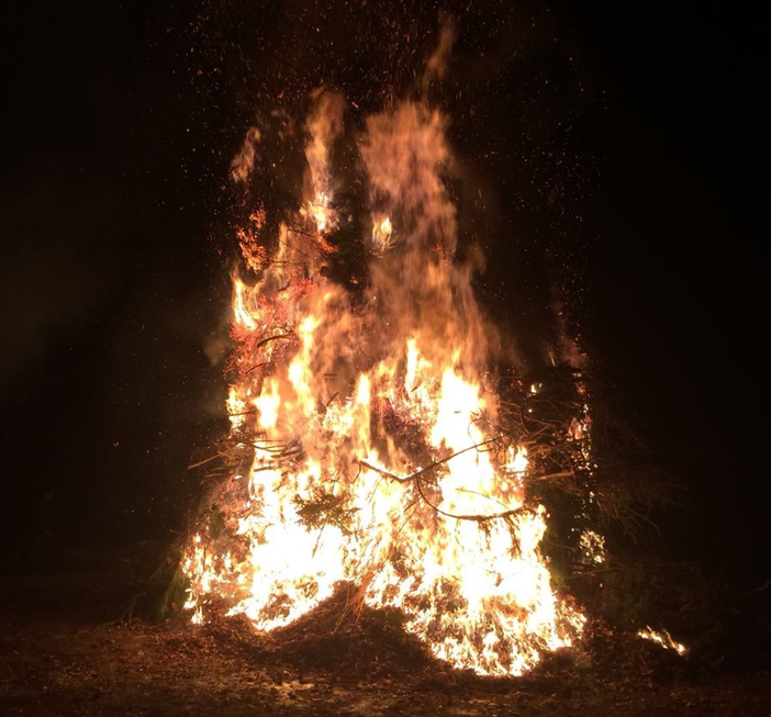 A Valle Mosso torna anche quest’anno il Falò della Vigilia (foto di repertorio)