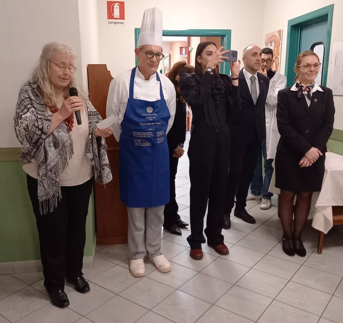 Rotary Club di Gattinara presenta l'Associazione Donatori Midollo Osseo Rotary Club di Gattinara presenta l'Associazione Donatori Midollo Osseo