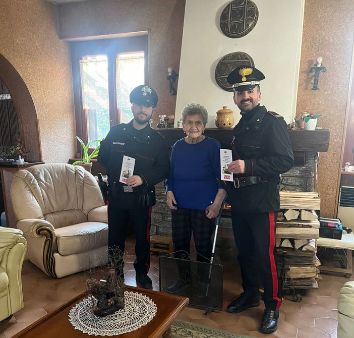 Crevacuore, i Carabinieri accorciano le distanze: visite di cortesia agli anziani soli per prevenire le truffe Crevacuore, i Carabinieri accorciano le distanze: visite di cortesia agli anziani soli per prevenire le truffe