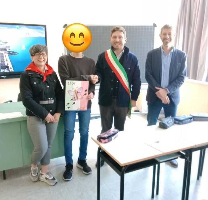 Quarona, alle scuole medie premiato Matteo Ciliberto per l’immagine della locandina del 25 Aprile